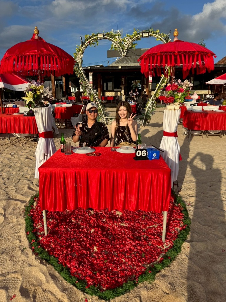 ロマンティックなディナーテーブル