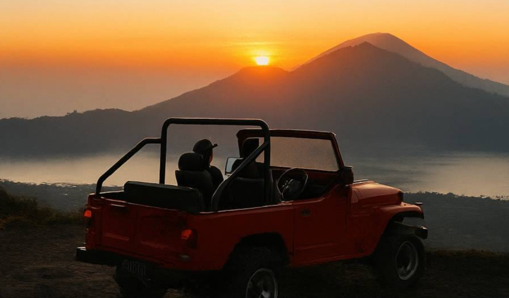 バトゥール山でジープ日の出ツアー
